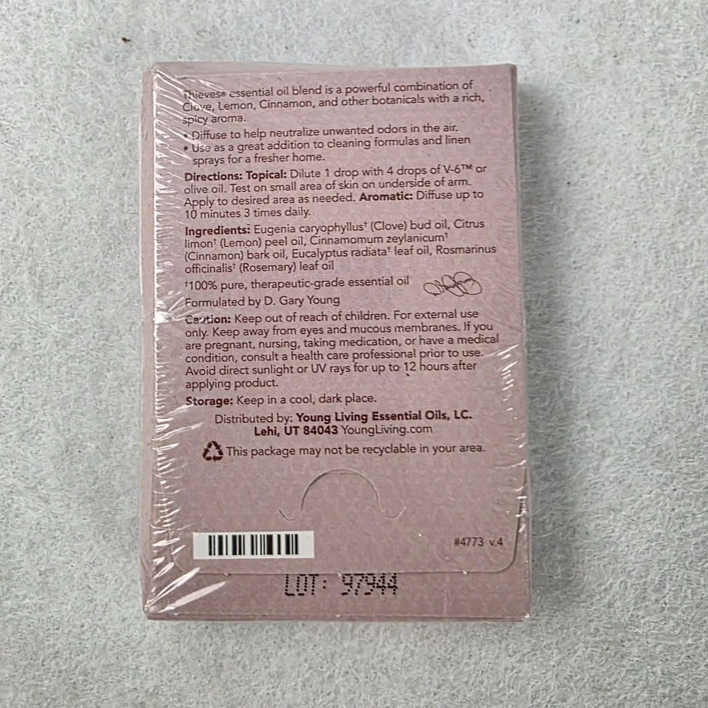 Young Living Thieves Essential Oil Blend 10 Packets 0.15ml Each Pure Therapeutic
